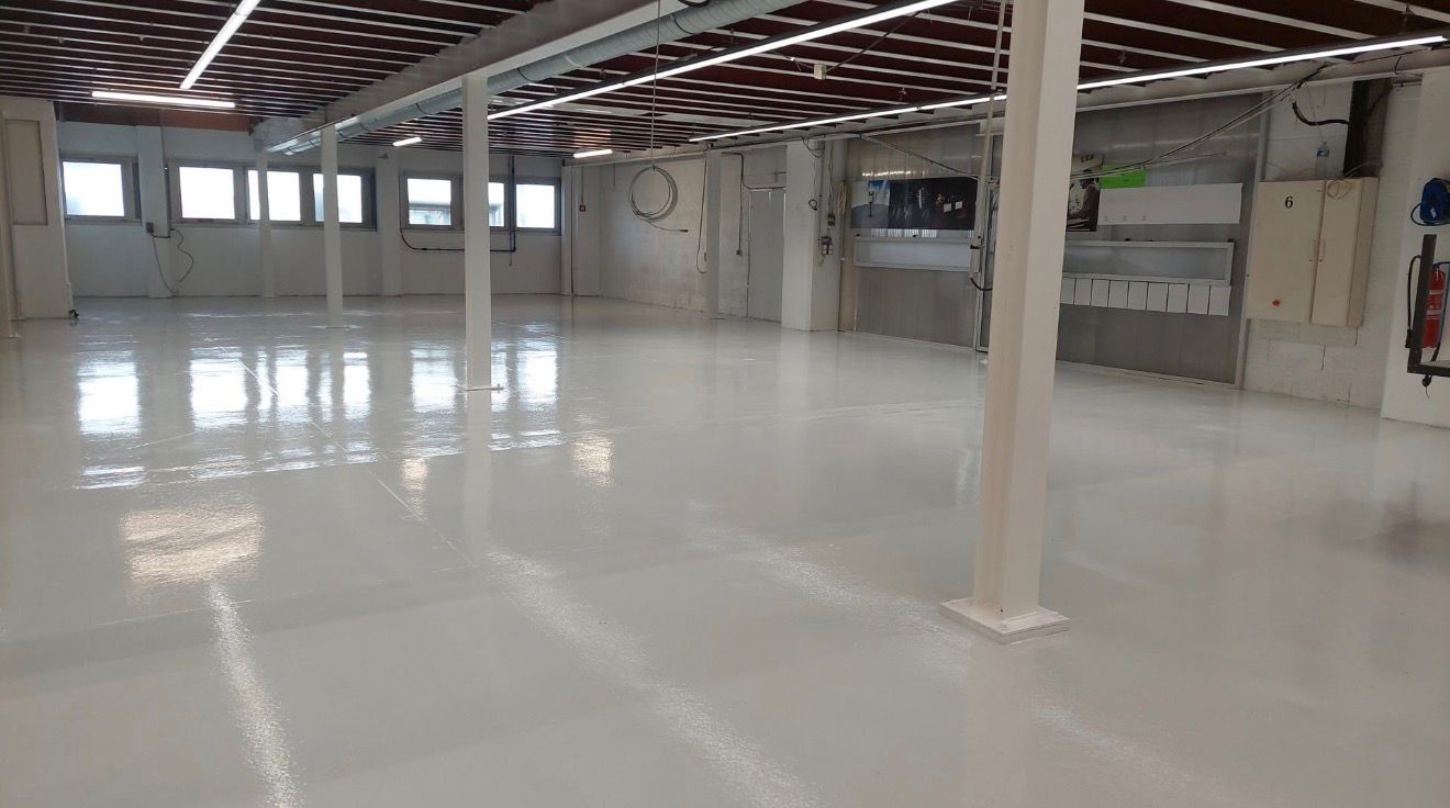 Entrepôt logistique — peinture époxy industrielle à Toulouse