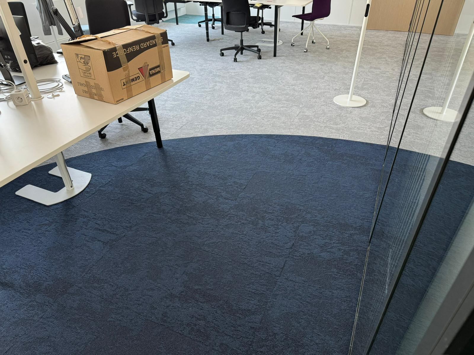 CS GROUP — îlot bleu nuit — ​Dalles Moquettes  à Toulouse