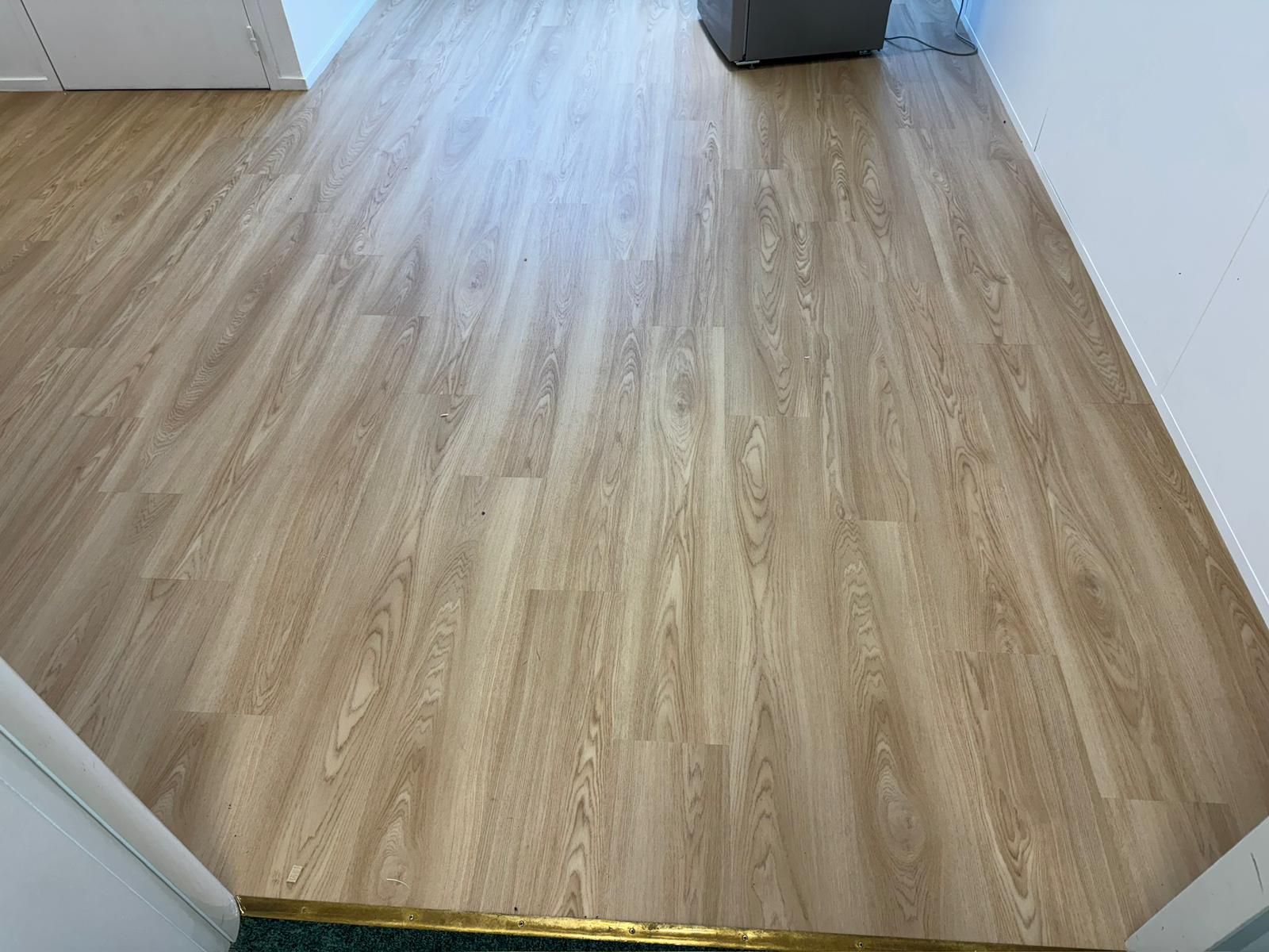 Eiffage Blagnac — pose terminée — PVC imitation parquet à Blagnac