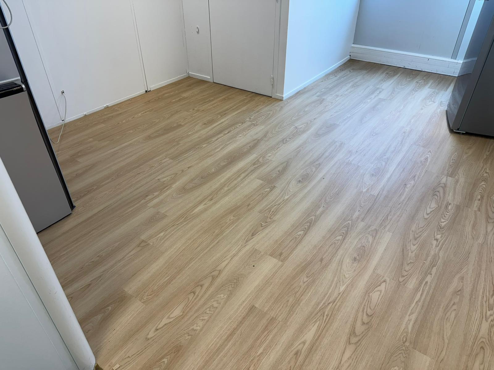 Eiffage Blagnac — open space — PVC imitation parquet à Blagnac